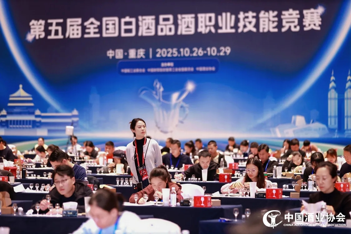 在冬天的行業(yè)里，四特酒點(diǎn)燃了人才的篝火